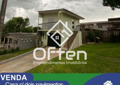 VENDA – CASA DE ESQUINA COM DOIS PAVIMENTOS E AMPLO TERRENO
