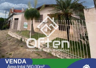 VENDA – CASA ESPAÇOSA COM AMPLO TERRENO