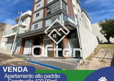 VENDA – AMPLO APARTAMENTO COM TRÊS DORMITÓRIOS