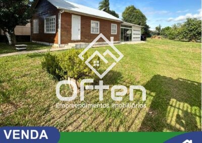 VENDA – CASA COM AMPLO TERRENO EM ÓTIMA LOCALIZAÇÃO